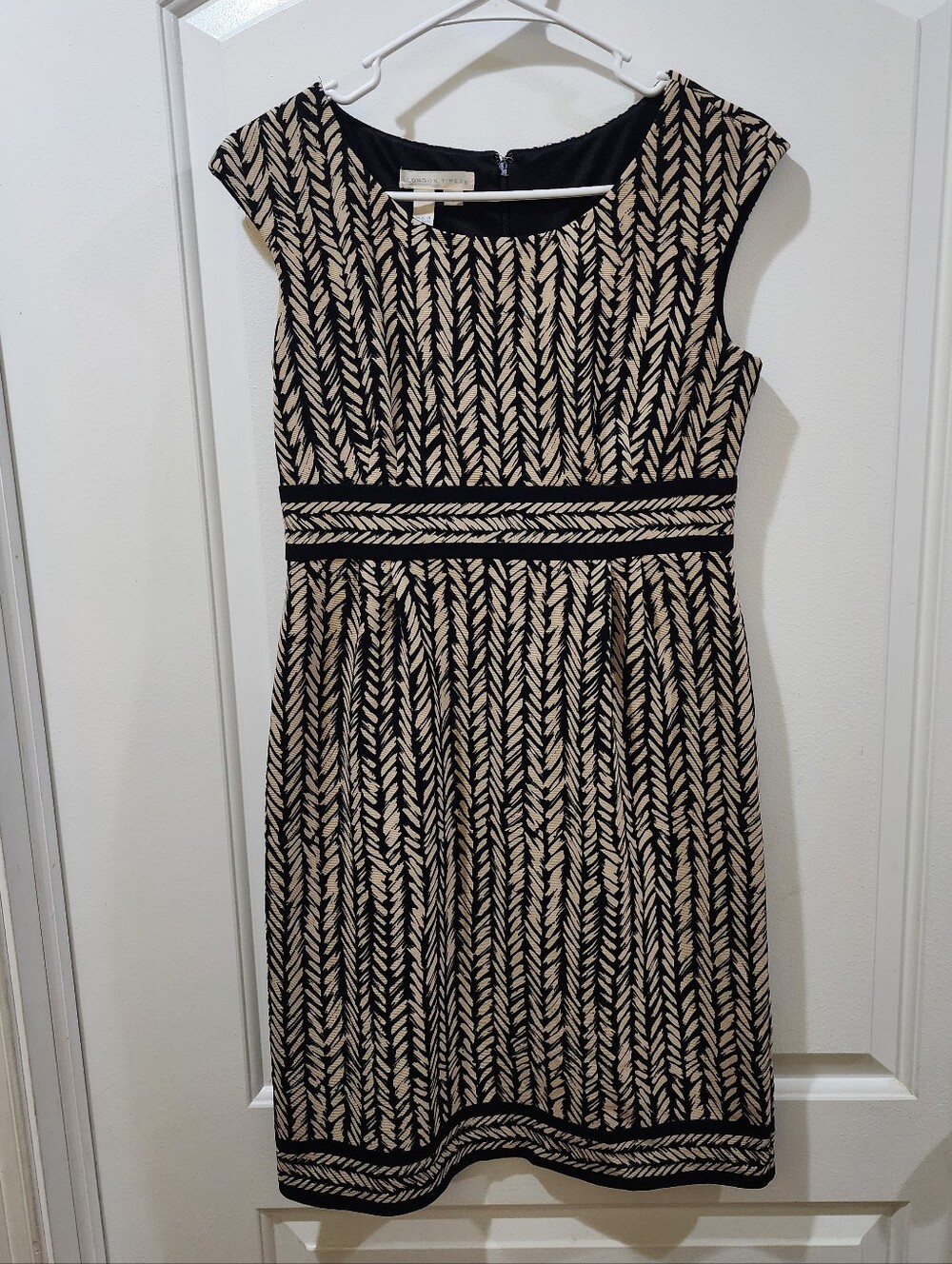 London Times Women's Striped Cap Sleeve Scoop Neck Knee Length Dress Size 8